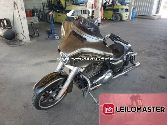 HARLEY DAVIDSON STREET GLIDE 16/16