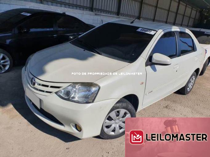 TOYOTA ETIOS SEDAN 15/15